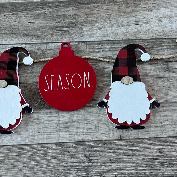 NWOT Rae Dunn Santa Gnome Christmas Garland - Picture 5 of 9